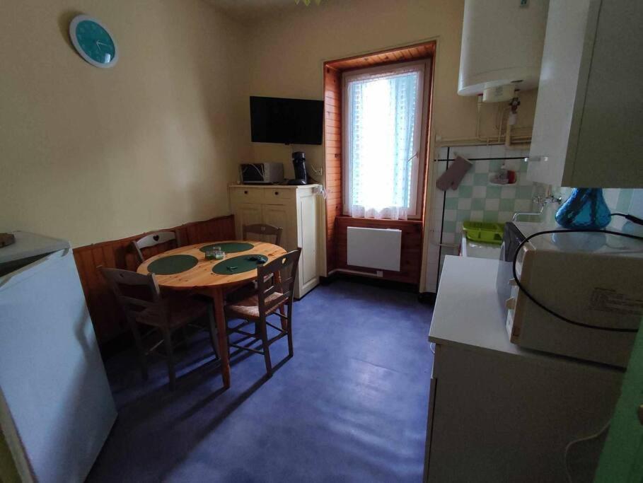 Appartement Le Nid Douillet Boheme Linge Fourni à La Bourboule Extérieur photo